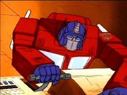 Optimusmtmtep1.jpg (19 KB) Optimus Prime attempts to control the Ark upon is descent.