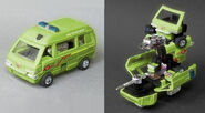 Ratchet Emergency Green used the color scheme to his Movie counterpart.