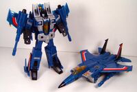 Classics Thundercracker Toy