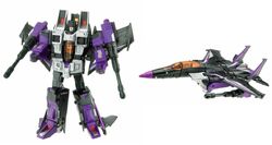 Classics Skywarp toy