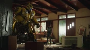 Bumblebee (Movie) 1h11m10s.jpg (226 KB) Bumblebee (Movie) 1h11m10s