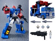 800px-TF-Masterpiece-MP-31-Delta-Magnus