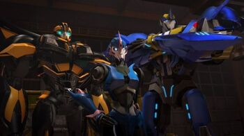 Bee, Arcee and Smokey