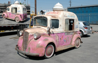 Rotf-twins-ice-cream-truck