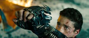 Dotm-sam-film-grappleglove.jpg