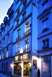 Hotel-charme-relais-louvre-facade-paris