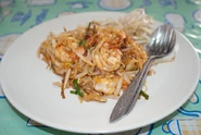Pad thai dish