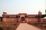 800px-Agra-fort-6-jehangirs-palace