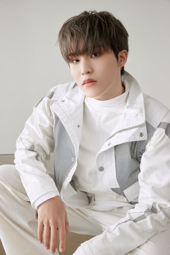 THE SECOND STEP - CHAPTER ONE CONCEPT POSTER BONUS CUT Jeongwoo 1