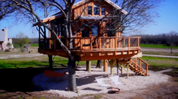 Twenty-Ton Texas Treehouse