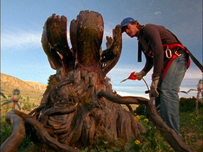 Tremors-The-Series-killer-plant-Victor-Browne.png