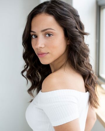 Kiana Madeira Trinkets Wiki Fandom