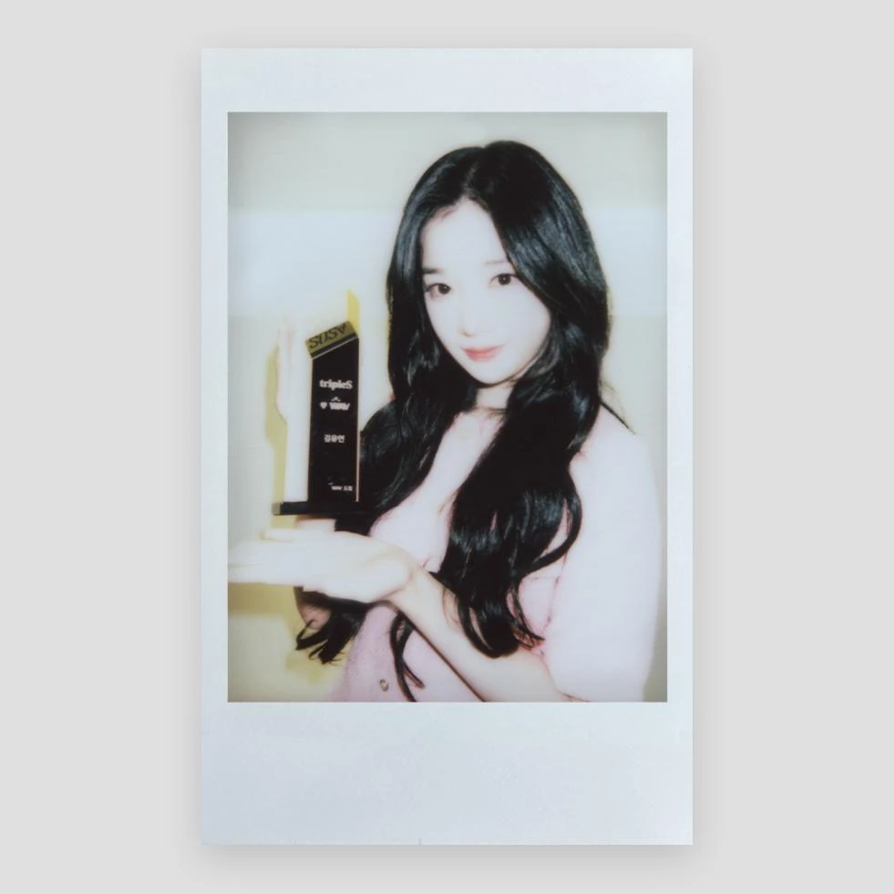 Kim YooYeon/Gallery/Polaroids | tripleS Wiki | Fandom