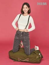 Kim Chaeyeon HIM.png (240 KB)