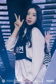 KCY authentic eve-con behind.jpg (170 KB)