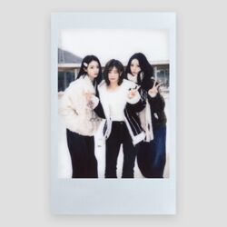 Gong YuBin/Gallery/Polaroids | tripleS Wiki | Fandom