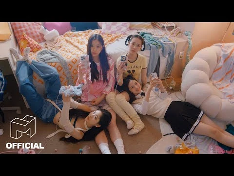 트리플에스(tripleS_+(KR)ystal_Eyes)_‘Cherry_Talk’_MV