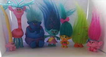 hasbro trolls figures
