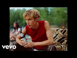 Troye_Sivan_-_Rush_(Official_Video)