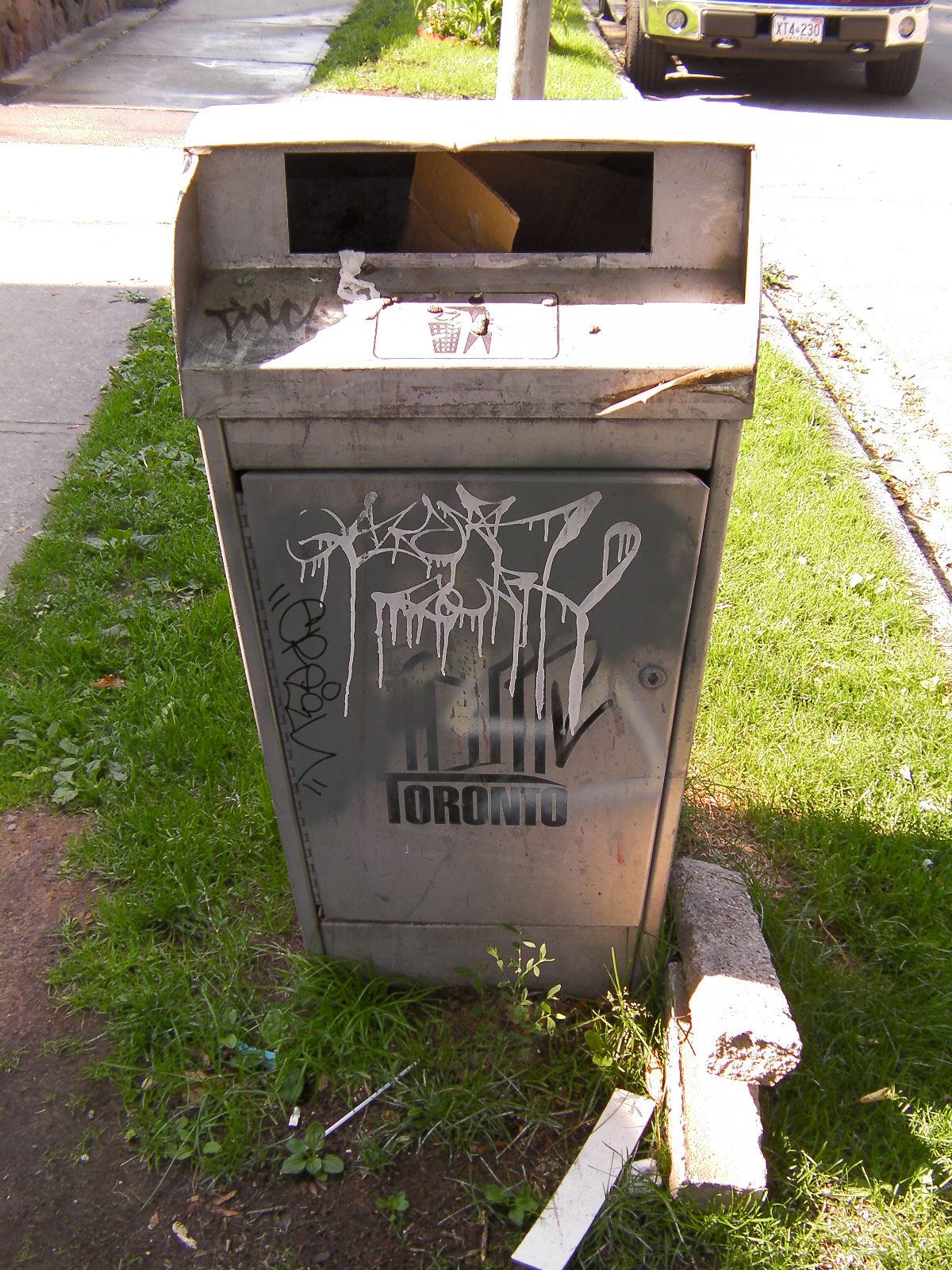 Toronto Metal Bin V2 Toronto Street Furniture Database Wiki Fandom   Latest