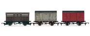 Hornby Ventilated vans with cattle truck