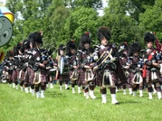 19679369 97365b7798 b.jpg (366 KB) Entertainers