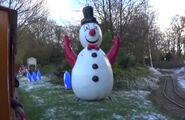 בלון איש השלג באירוע חג המולד 2014