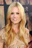 Regina Brennan (Claire Coffee)