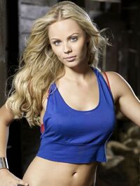 Laura Vandervoort 11