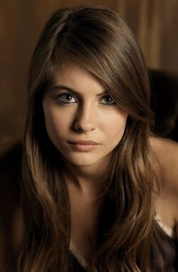 Willa Holland 6