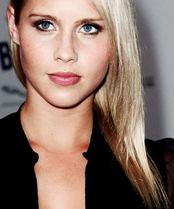 Claire-holt.3