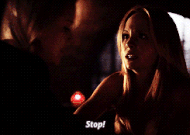 Rebekah używa siły.