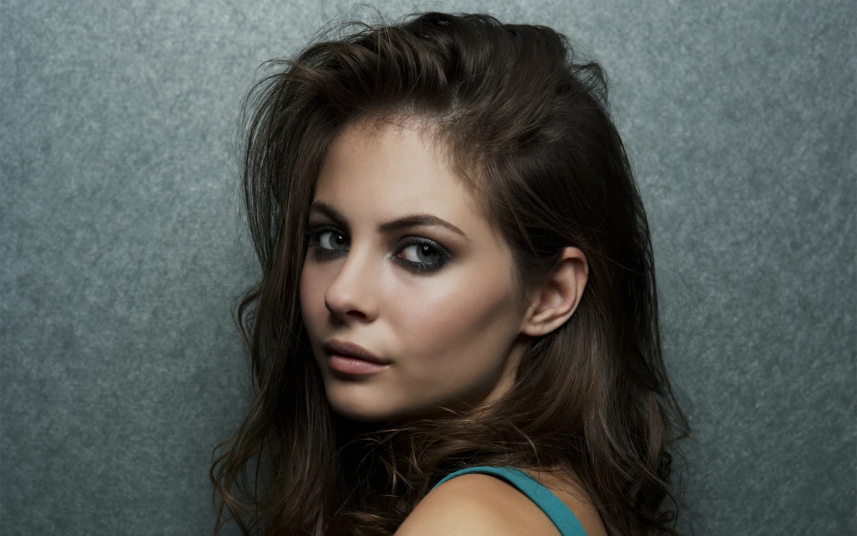 Willa Holland | TV Database Wiki | Fandom