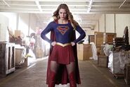 Supergirl 1x10 001