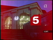 Скриншот основной заставки телеканала «Петербург - Пятый канал» с 1 апреля 2004 по 30 сентября 2006 года с Метро