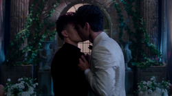 TMI112 Kiss01.png