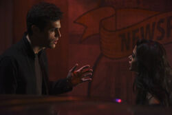 TMI209promo Alec & Isabelle 02.jpg