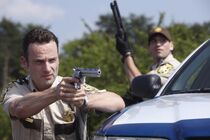 Andrew-lincoln-as-rick-grimes-the-walking-dead