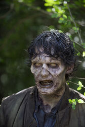 The-walking-dead-episode-604-walker-2-935