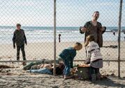 Fear-the-walking-dead-episode-202-walker-2-935-640x450