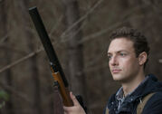 The-walking-dead-episode-513-aaron-marquand-935