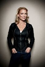 Laurie-holden-20111021092557470-3546884 320w