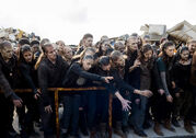 The-walking-dead-episode-810-walkers-935