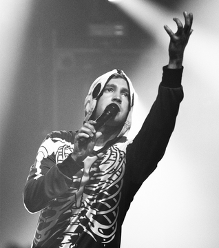 Skeleton jacket twenty one pilots discount