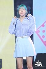 Music Core 180428 Jeongyeon 2