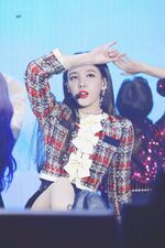 2018 AAA Nayeon 14