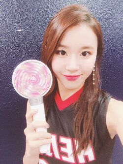 App Bluetooth Connection KPOP TWICE Lightstick Lollipop hand light Ver.2  Light stick Concerts Album Glow Lamp Candy lights