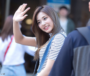 Tzuyu 170526 3