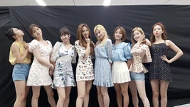 TWICE Happy Happy コラボ】TWICE まとめ売り (10万円相当) LUX×TWICE