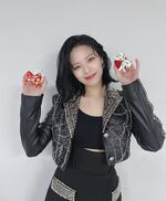 Jeongyeon Naver 191225 1